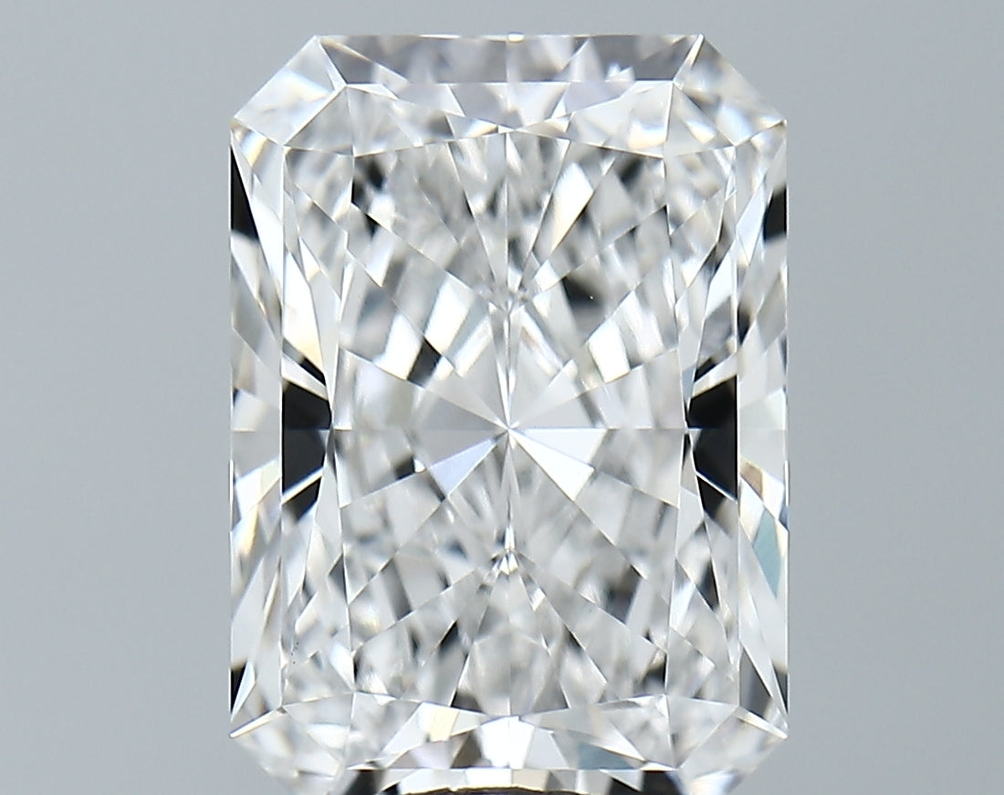 Lab-Grown 6.15 Carat Radiant Cut Diamond color E Clarity VVS2, precious stones, engagement diamonds