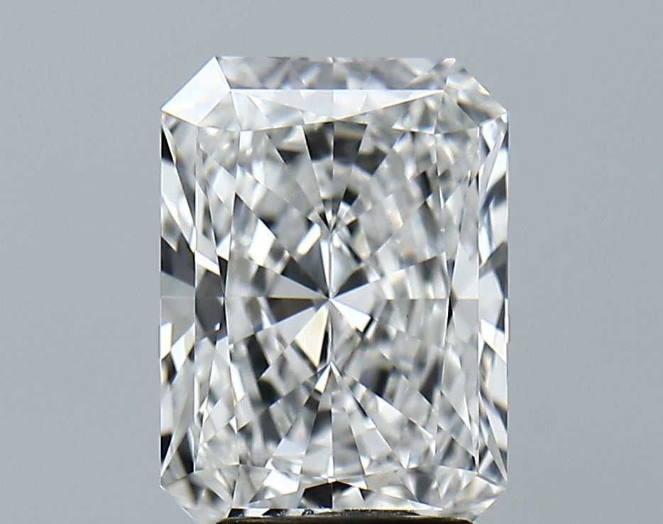 Lab-Grown 3.01 Carat Radiant Cut Diamond color E Clarity VVS2, precious stones, engagement diamonds