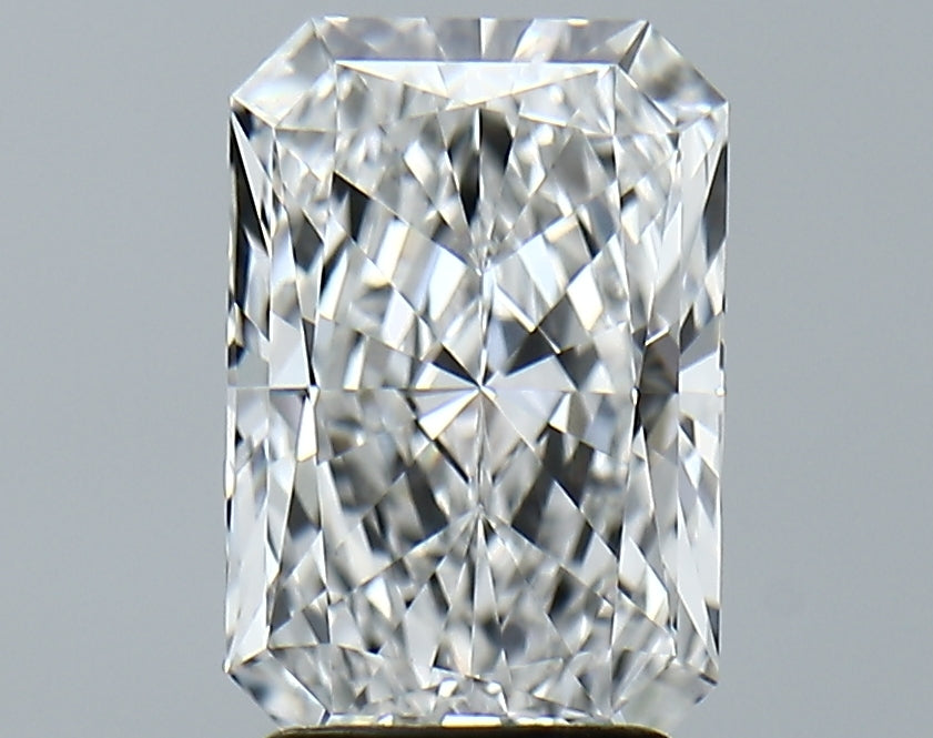 Lab-Grown 2.50 Carat Radiant Cut Diamond color E Clarity VVS2, precious stones, engagement diamonds
