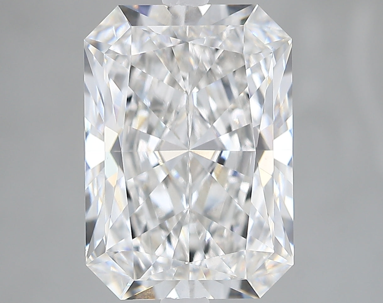 Lab-Grown 4.86 Carat Radiant Cut Diamond color E Clarity VVS2, precious stones, engagement diamonds
