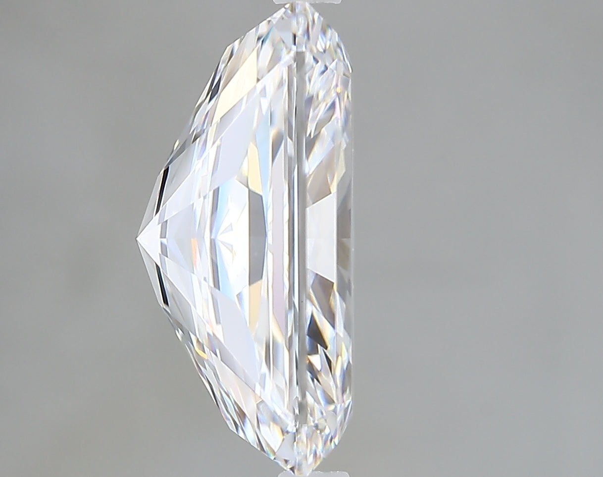 Lab-Grown 4.86 Carat Radiant Cut Diamond color E Clarity VVS2 With GIA Certificate, precious stones, engagement diamonds