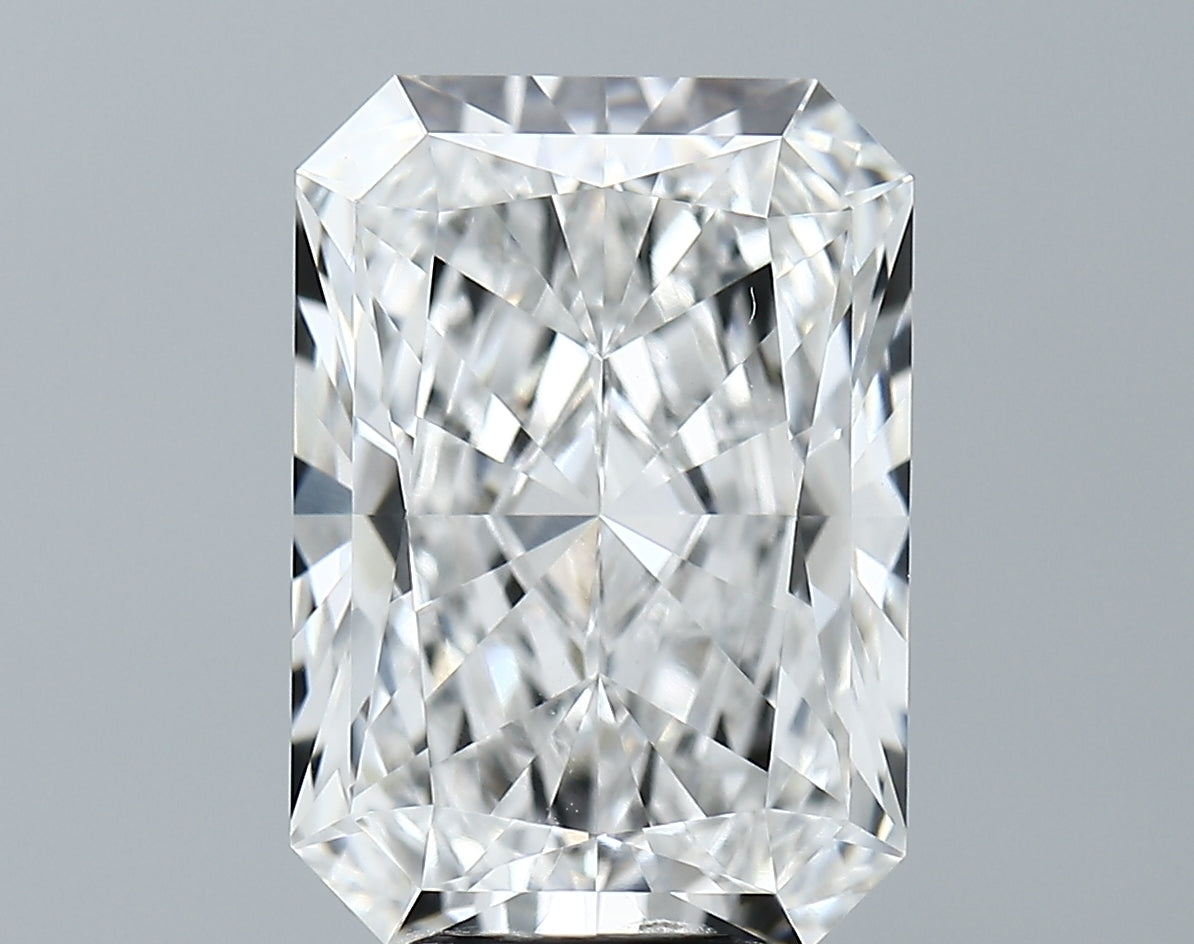 Lab-Grown 6.32 Carat Radiant Cut Diamond color E Clarity VVS2 With GIA Certificate, precious stones, engagement diamonds