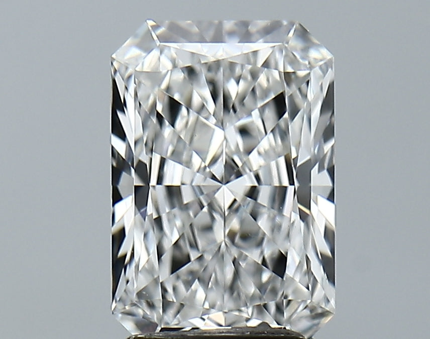 Lab-Grown 2.41 Carat Radiant Cut Diamond color E Clarity VS1, precious stones, engagement diamonds
