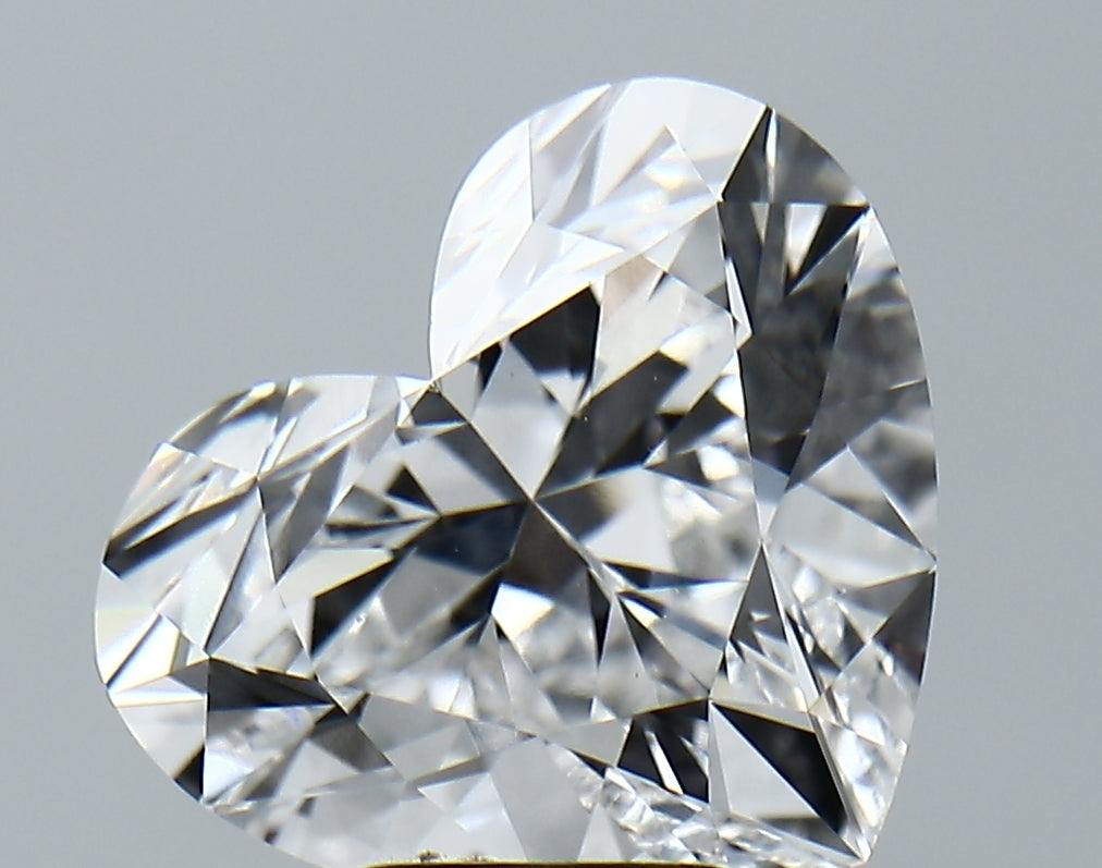Lab-Grown 5.55 Carat Heart Shape Diamond color E Clarity VVS2 With GIA Certificate, precious stones, engagement diamonds