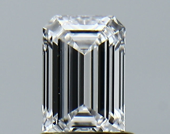 Lab-Grown 1.00 Carat Emerald Cut Diamond color E Clarity VVS2, precious stones, engagement diamonds