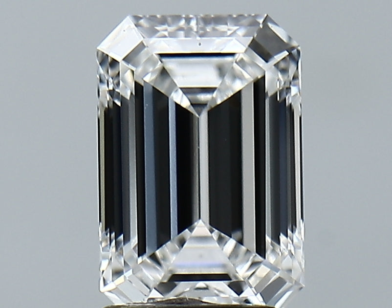 Lab-Grown 2.27 Carat Emerald Cut Diamond color E Clarity VVS2 With GIA Certificate, precious stones, engagement diamonds