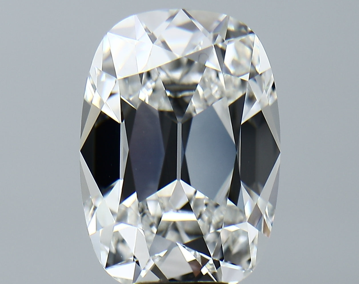 Lab-Grown 8.21 Carat Antique Cushion Cut Diamond color E Clarity VVS2, precious stones, engagement diamonds