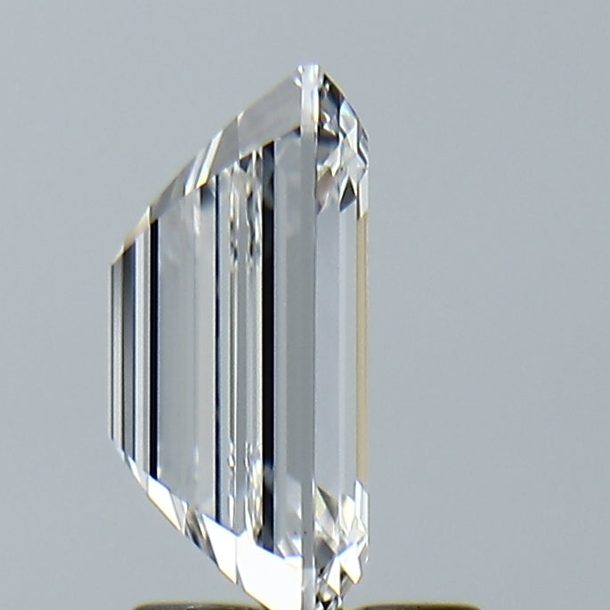 Lab-Grown 2.56 Carat Emerald Cut Diamond color E Clarity VVS2, precious stones, engagement diamonds
