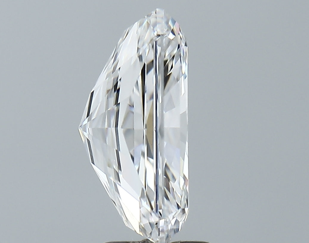 Lab-Grown 4.77 Carat Radiant Cut Diamond color E Clarity VVS2 With GIA Certificate, precious stones, engagement diamonds