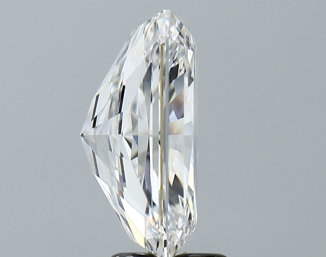 Lab-Grown 4.95 Carat Radiant Cut Diamond color E Clarity VVS2 With GIA Certificate, precious stones, engagement diamonds