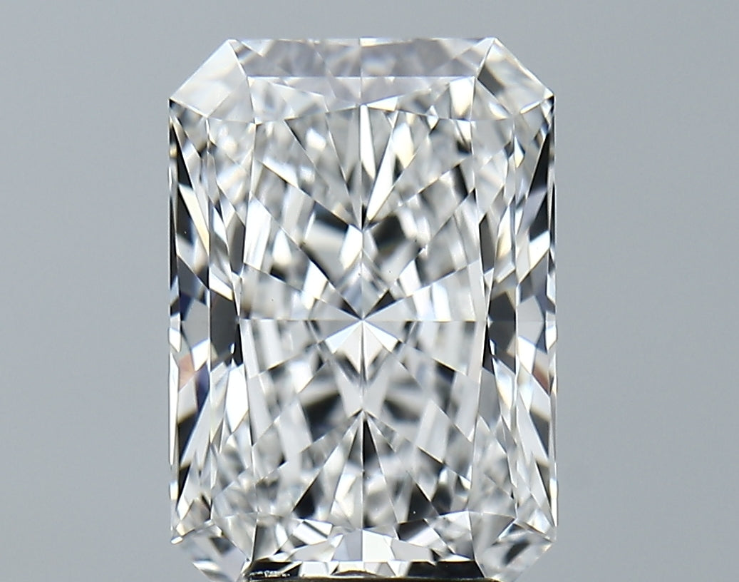 Lab-Grown 4.30 Carat Radiant Cut Diamond color E Clarity VS1, precious stones, engagement diamonds