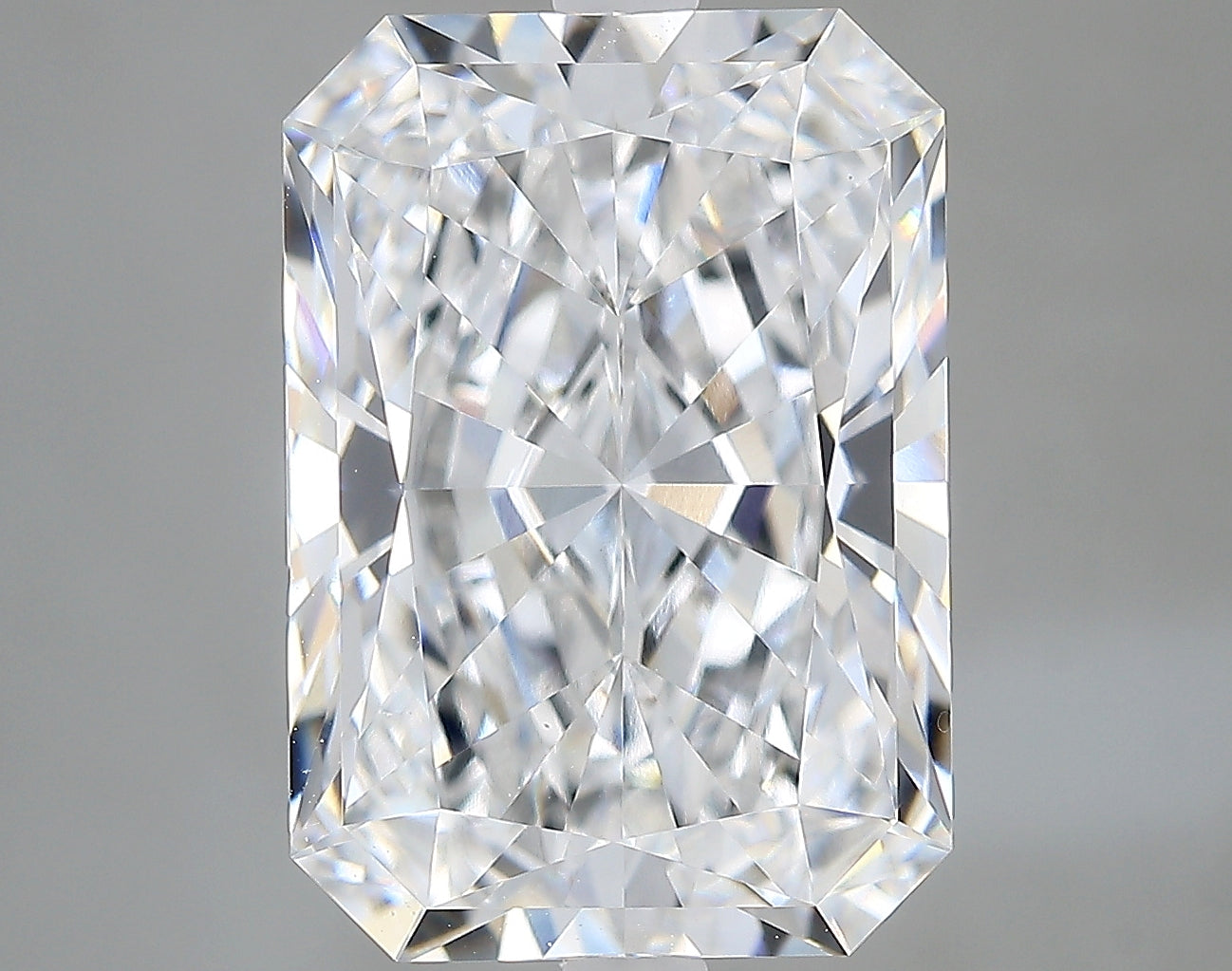Lab-Grown 5.65 Carat Radiant Cut Diamond color E Clarity VVS2 With GIA Certificate, precious stones, engagement diamonds