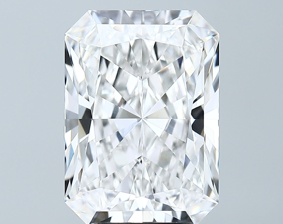 Lab-Grown 5.27 Carat Radiant Cut Diamond color E Clarity VVS2 With GIA Certificate, precious stones, engagement diamonds