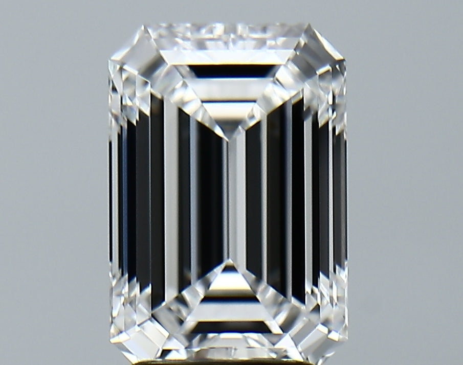 Lab-Grown 3.09 Carat Emerald Cut Diamond color E Clarity VVS2, precious stones, engagement diamonds