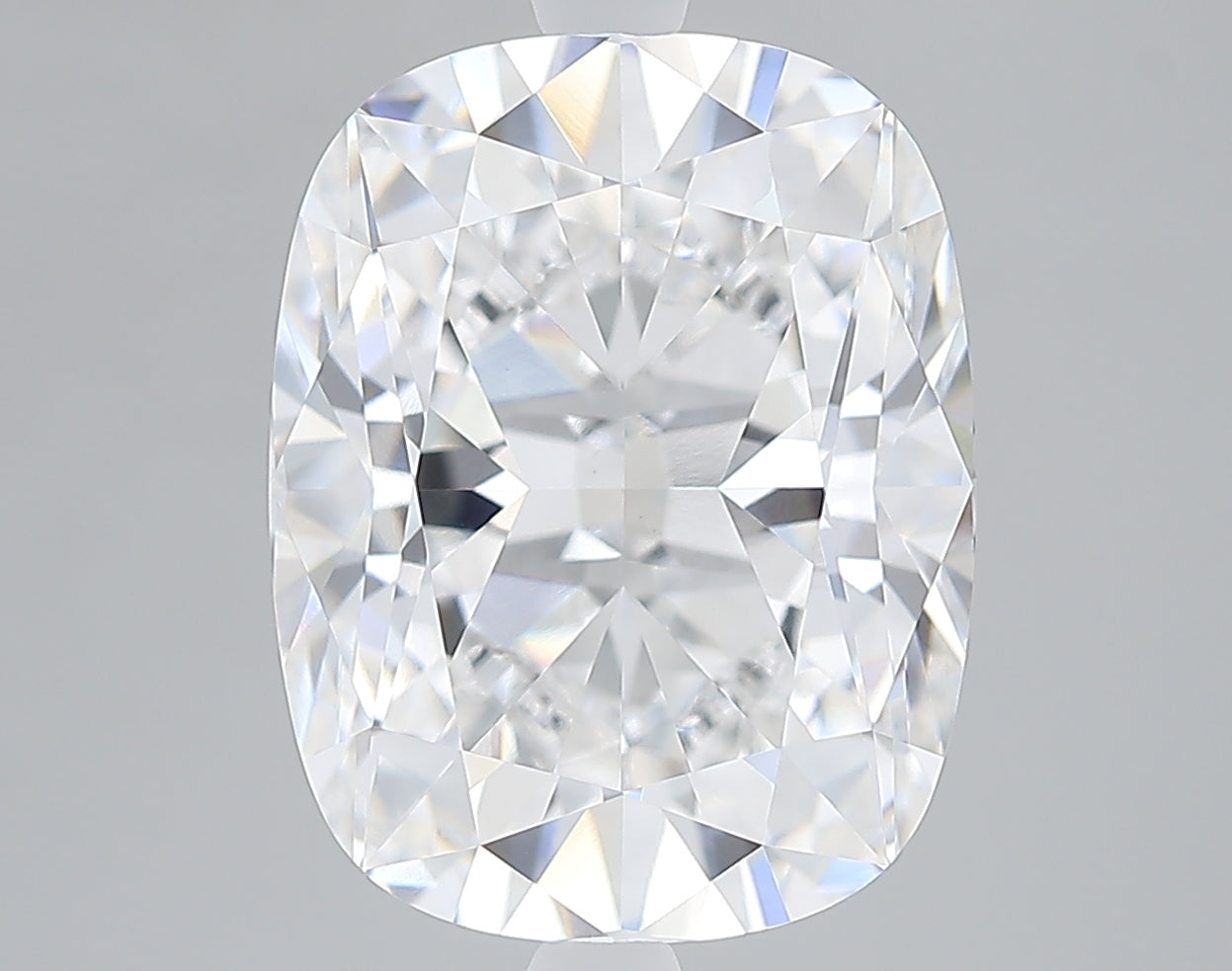 Lab-Grown 5.26 Carat Cushion Modified Brilliant Cut Diamond color E Clarity VVS2 With GIA Certificate, precious stones, engagement diamonds