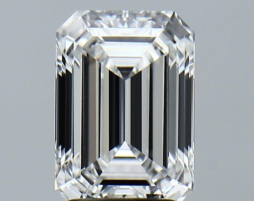 Lab-Grown 2.70 Carat Emerald Cut Diamond color E Clarity VVS2, precious stones, engagement diamonds