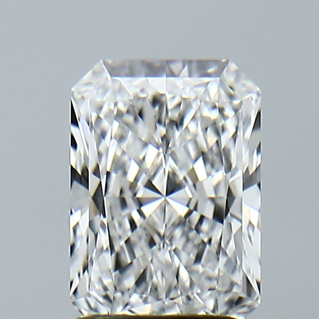 Lab-Grown 1.60 Carat Radiant Cut Diamond color E Clarity VVS2, precious stones, engagement diamonds