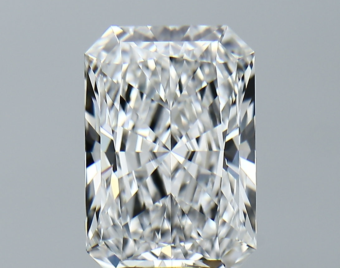 Lab-Grown 4.61 Carat Radiant Cut Diamond color E Clarity VVS2, precious stones, engagement diamonds