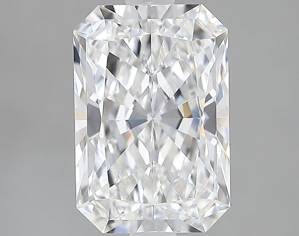 Lab-Grown 2.30 Carat Radiant Cut Diamond color E Clarity VVS2, precious stones, engagement diamonds