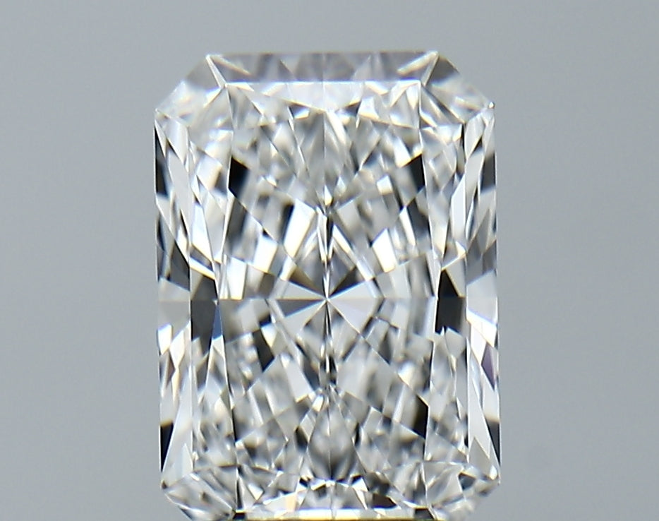 Lab-Grown 3.11 Carat Radiant Cut Diamond color E Clarity VVS2, precious stones, engagement diamonds