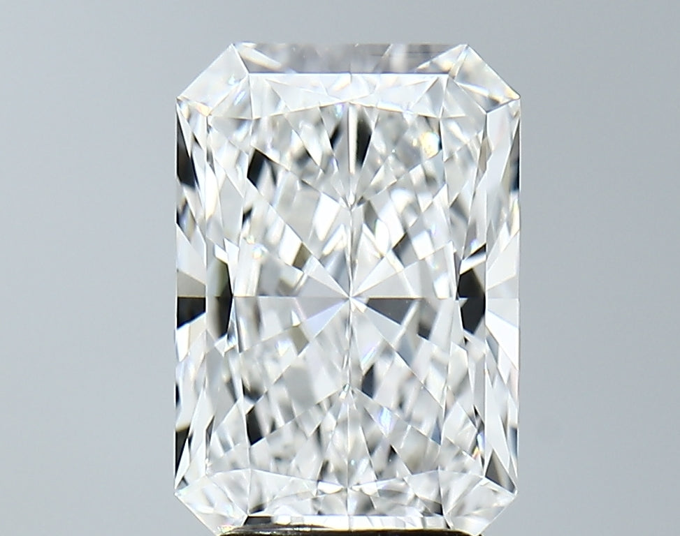Lab-Grown 3.38 Carat Radiant Cut Diamond color E Clarity VVS1, precious stones, engagement diamonds