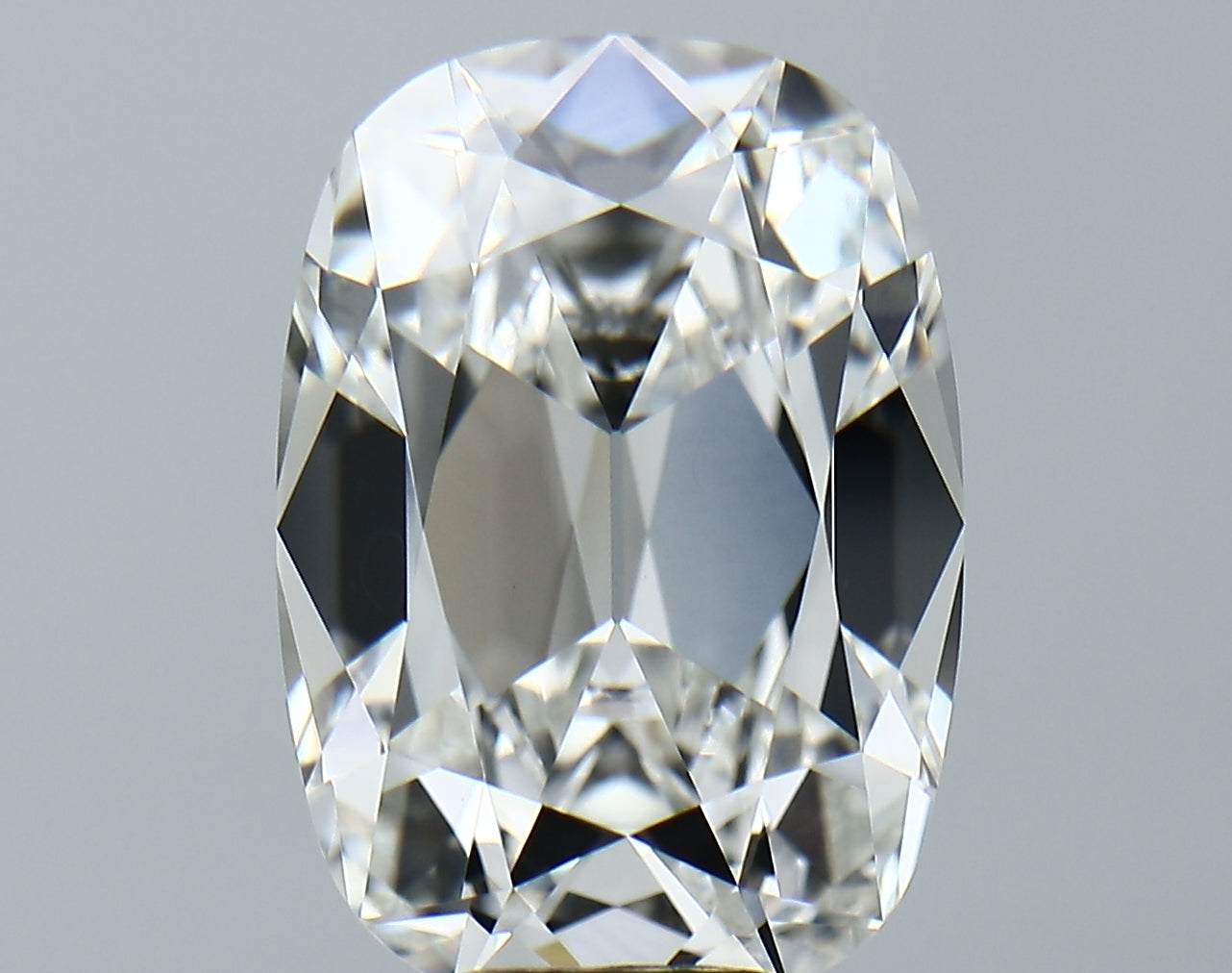Lab-Grown 8.52 Carat Antique Cushion Cut Diamond color E Clarity VVS2, precious stones, engagement diamonds