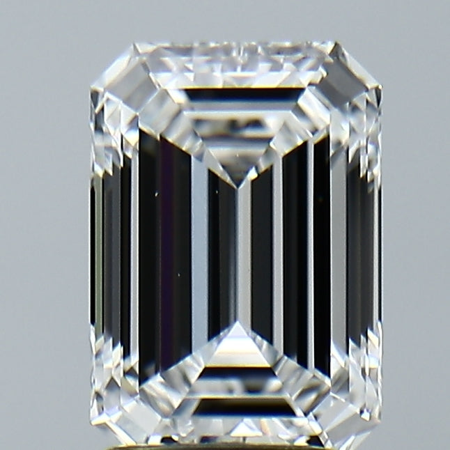 Lab-Grown 2.21 Carat Emerald Cut Diamond color E Clarity VVS2, precious stones, engagement diamonds
