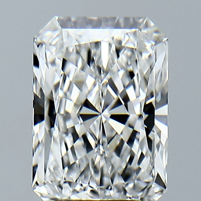 Lab-Grown 2.59 Carat Radiant Cut Diamond color E Clarity VS1, precious stones, engagement diamonds