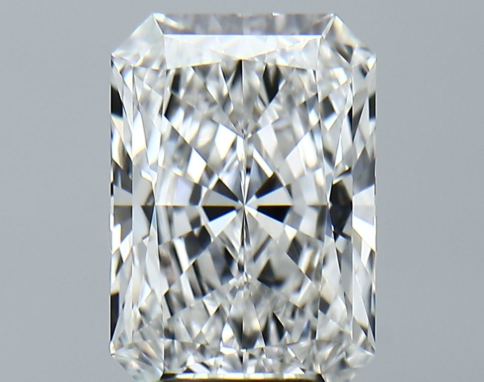 Lab-Grown 4.08 Carat Radiant Cut Diamond color E Clarity VVS2, precious stones, engagement diamonds
