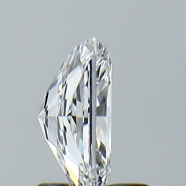 Lab-Grown 1.56 Carat Radiant Cut Diamond color E Clarity VVS2, precious stones, engagement diamonds