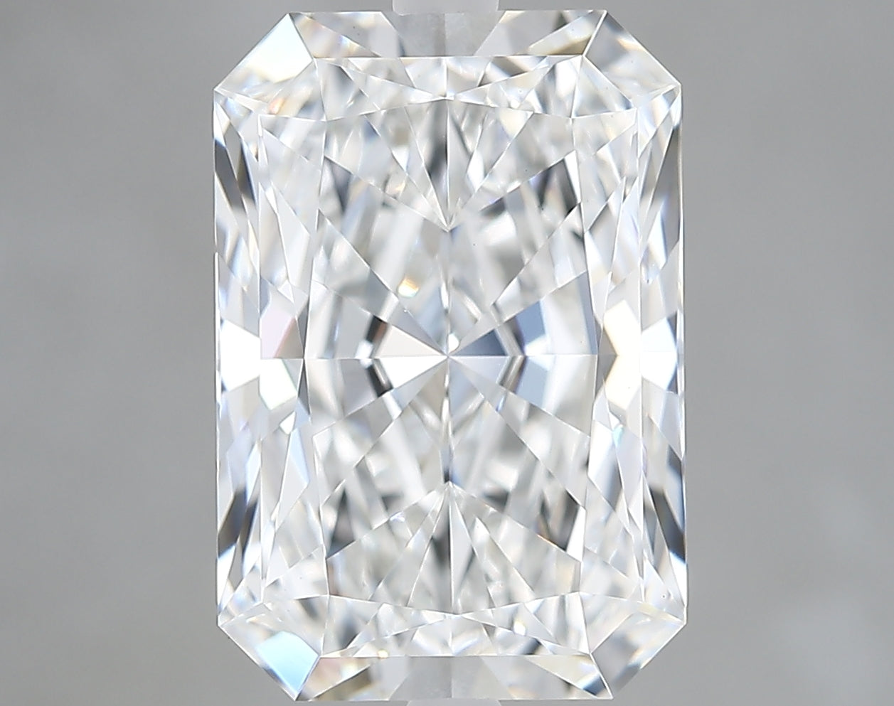 Lab-Grown 4.89 Carat Radiant Cut Diamond color E Clarity VVS2, precious stones, engagement diamonds