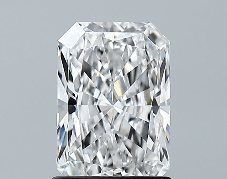 Lab-Grown 1.29 Carat Radiant Cut Diamond color E Clarity VVS2, precious stones, engagement diamonds
