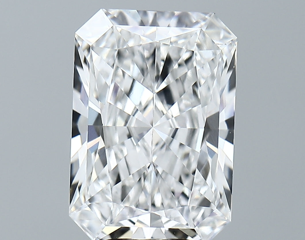 Lab-Grown 4.83 Carat Radiant Cut Diamond color E Clarity VVS2 With GIA Certificate, precious stones, engagement diamonds