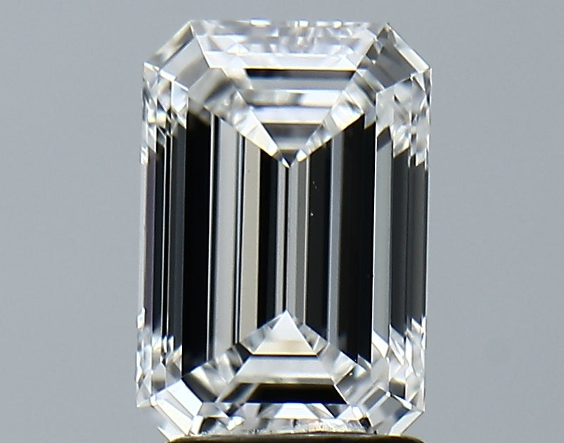 Lab-Grown 2.11 Carat Emerald Cut Diamond color E Clarity VVS2, precious stones, engagement diamonds