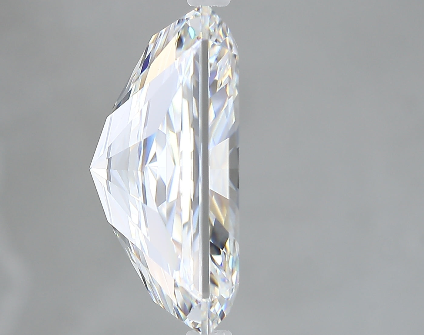 Lab-Grown 7.14 Carat Radiant Cut Diamond color E Clarity VVS2, precious stones, engagement diamonds