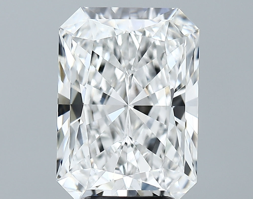 Lab-Grown 4.53 Carat Radiant Cut Diamond color E Clarity VVS2 With GIA Certificate, precious stones, engagement diamonds