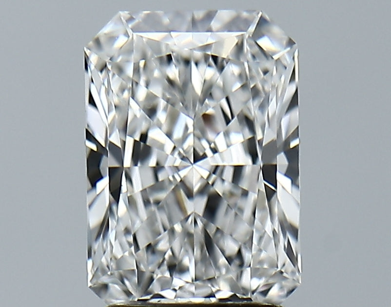 Lab-Grown 2.27 Carat Radiant Cut Diamond color E Clarity VVS2, precious stones, engagement diamonds