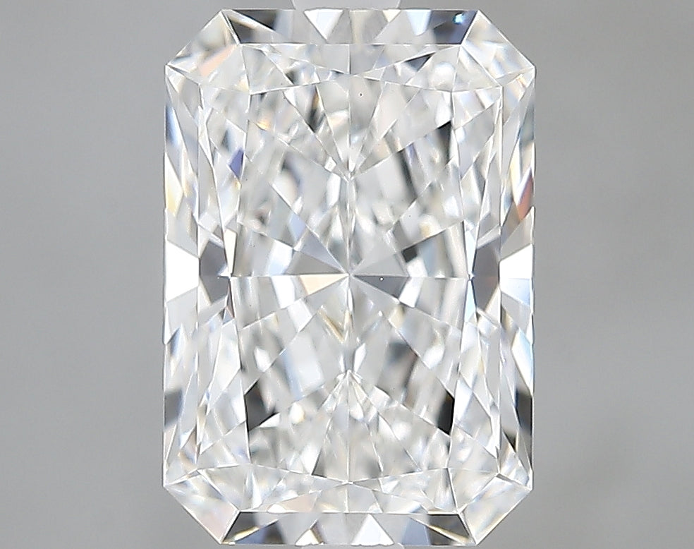 Lab-Grown 2.47 Carat Radiant Cut Diamond color E Clarity VVS2, precious stones, engagement diamonds
