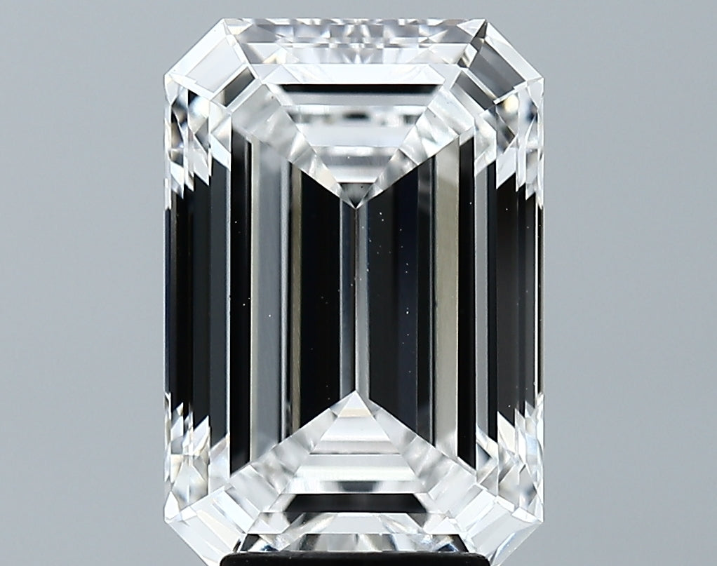 Lab-Grown 4.68 Carat Emerald Cut Diamond color E Clarity VS1 With GIA Certificate, precious stones, engagement diamonds
