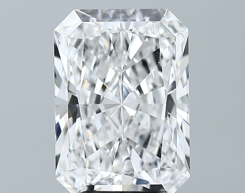 Lab-Grown 4.26 Carat Radiant Cut Diamond color E Clarity VVS2 With GIA Certificate, precious stones, engagement diamonds