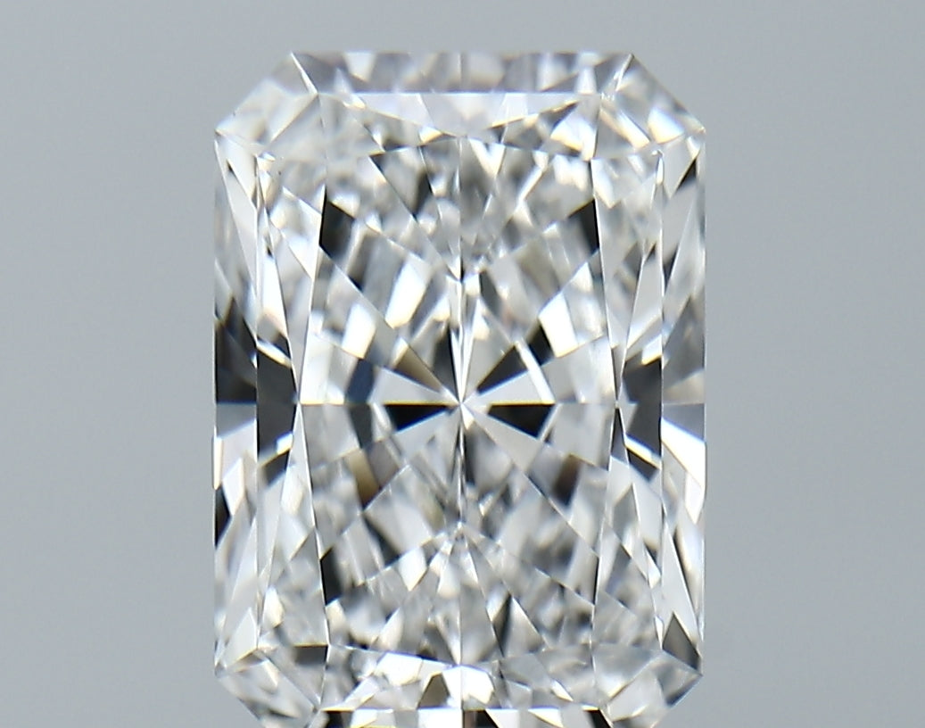 Lab-Grown 4.56 Carat Radiant Cut Diamond color E Clarity VS1 With GIA Certificate, precious stones, engagement diamonds