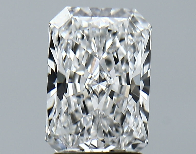 Lab-Grown 2.06 Carat Radiant Cut Diamond color E Clarity VS1, precious stones, engagement diamonds