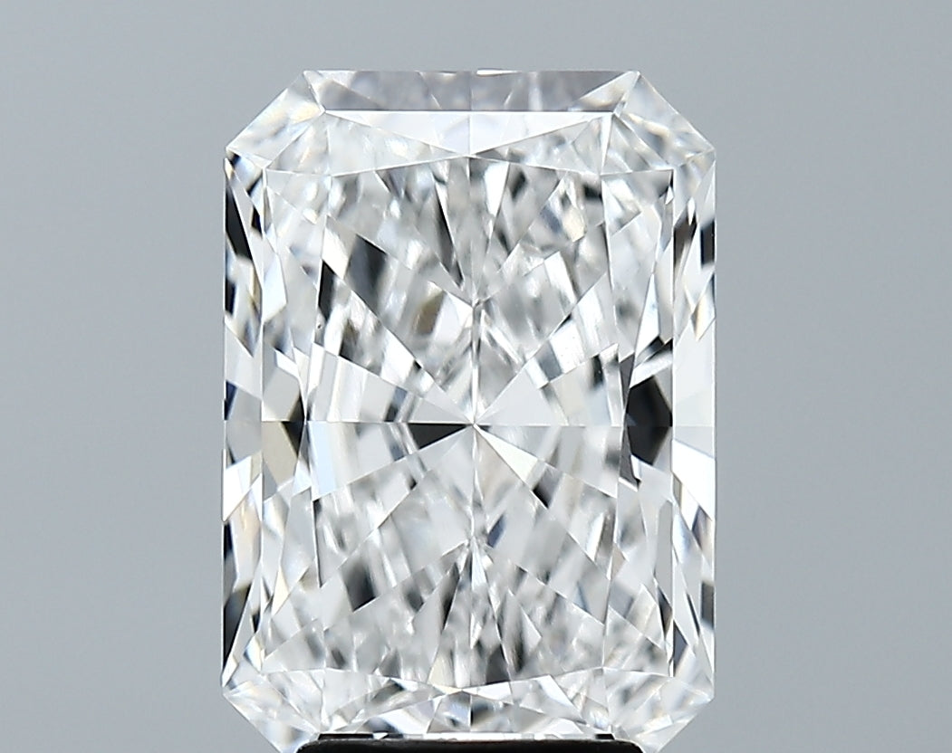 Lab-Grown 4.21 Carat Radiant Cut Diamond color E Clarity VVS2 With GIA Certificate, precious stones, engagement diamonds