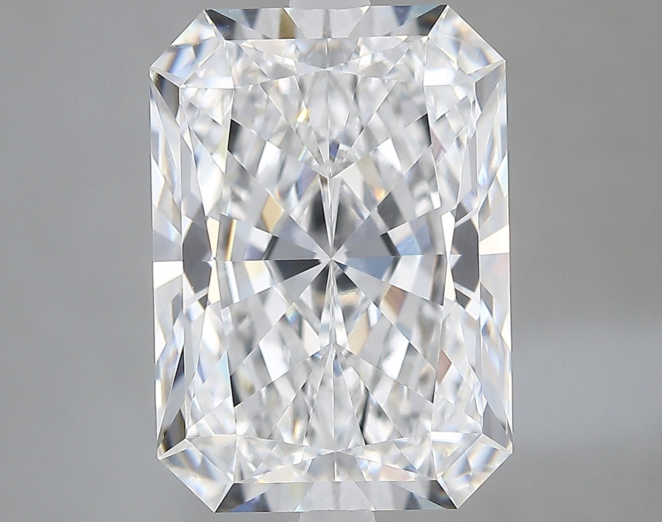Lab-Grown 5.74 Carat Radiant Cut Diamond color E Clarity VVS2 With GIA Certificate, precious stones, engagement diamonds