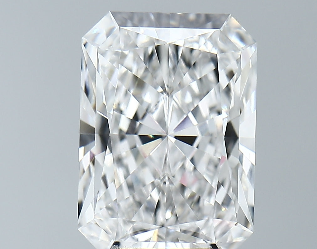Lab-Grown 4.71 Carat Radiant Cut Diamond color E Clarity VS1 With GIA Certificate, precious stones, engagement diamonds