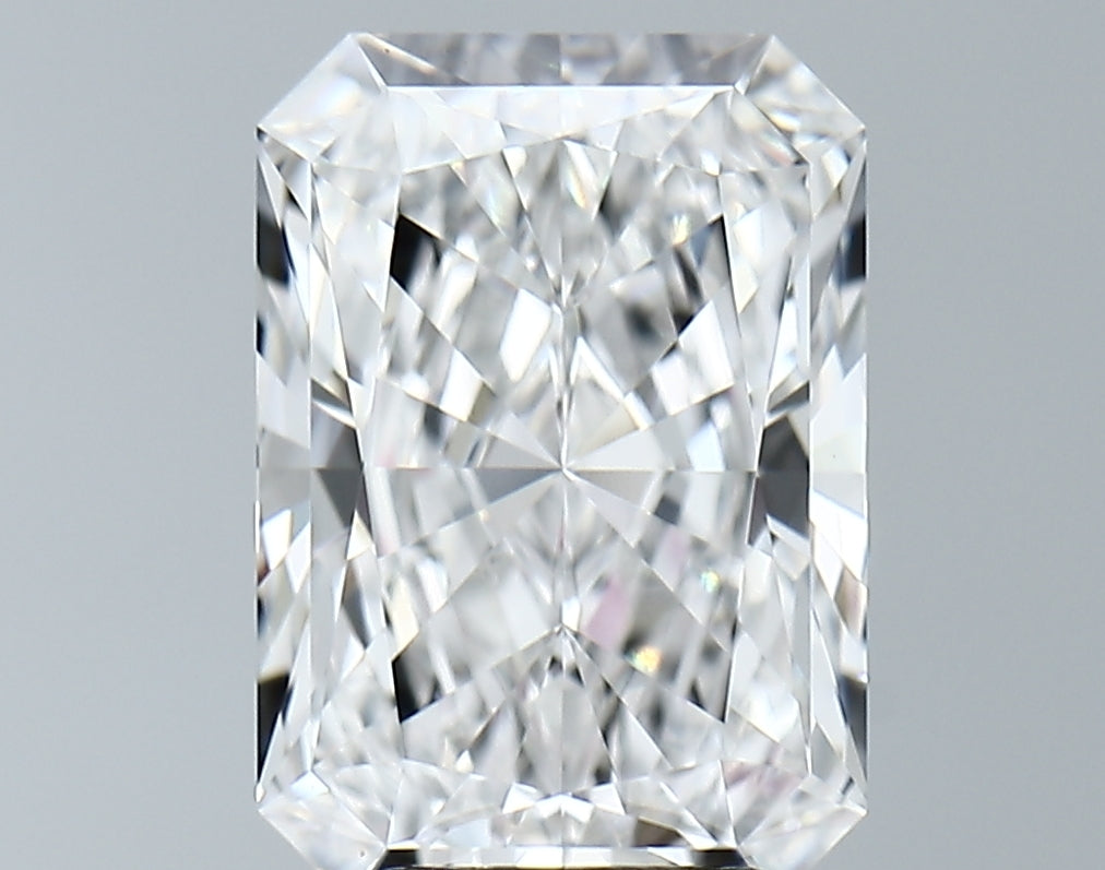 Lab-Grown 4.73 Carat Radiant Cut Diamond color E Clarity VVS2 With GIA Certificate, precious stones, engagement diamonds