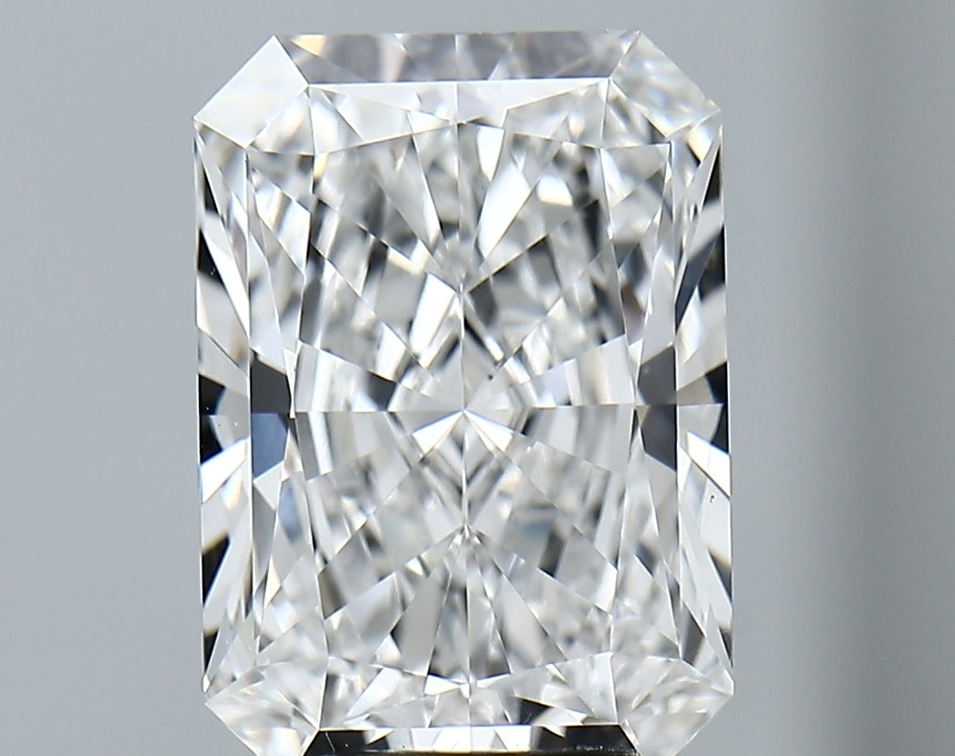 Lab-Grown 5.30 Carat Radiant Cut Diamond color E Clarity VVS2, precious stones, engagement diamonds