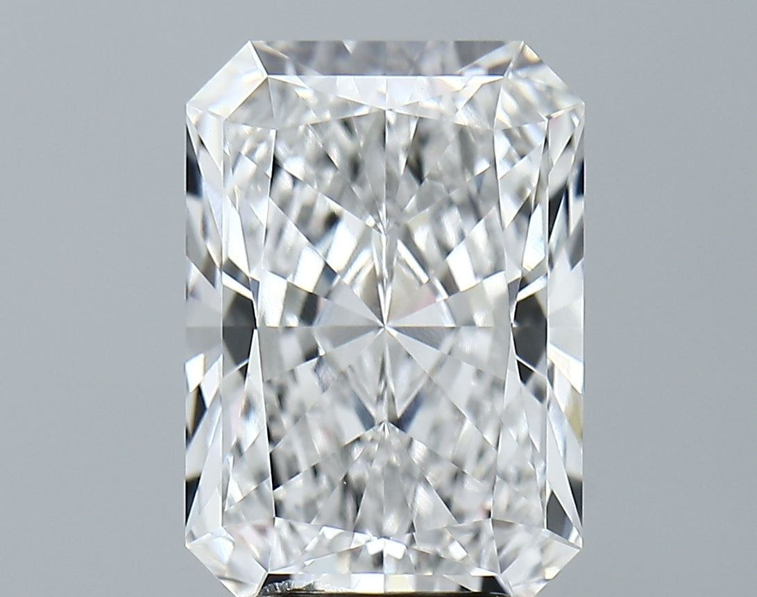 Lab-Grown 5.22 Carat Radiant Cut Diamond color E Clarity VS1 With GIA Certificate, precious stones, engagement diamonds