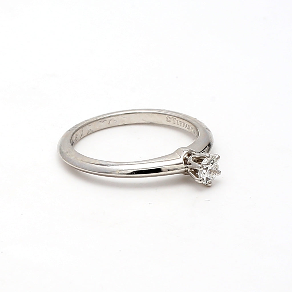 Tiffany and Co 0.19 Carat Round Brilliant F-VVS2 Diamond Platinum Engagement Ring