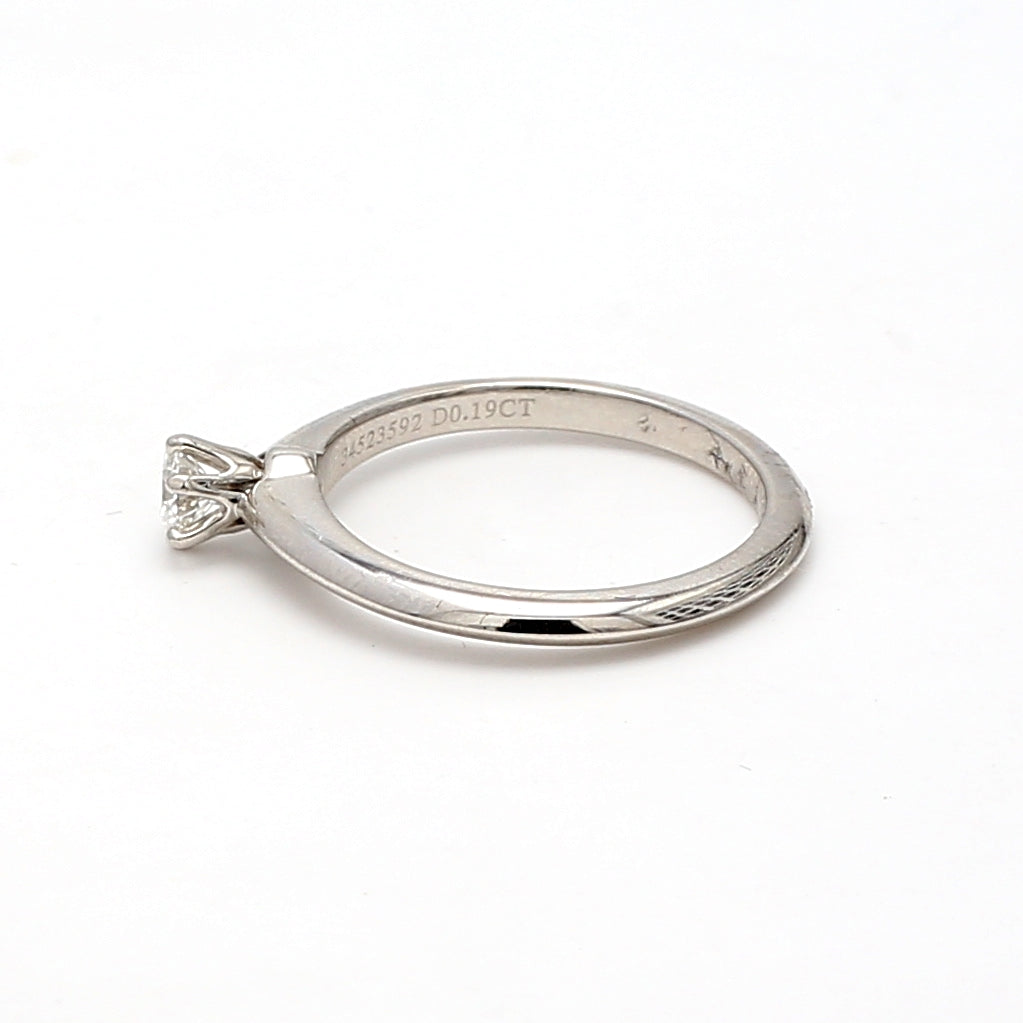 Tiffany and Co 0.19 Carat Round Brilliant F-VVS2 Diamond Platinum Engagement Ring